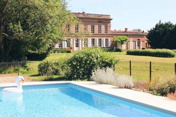 Maison d’hôte pour 2 personnes, avec vue ainsi que jardin et piscine à Castelsarrasin