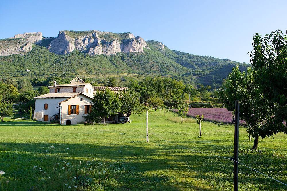 Provenzalisches Haus in einem riesigen Garten mit Lavendel (Moulin, Mittelhaus) in Orpierre, Gap und Umgebung