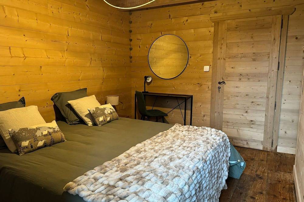 Entire apartment, Charming apartment in renovated Jura farmhouse - nature setting. in Prémanon, Parc naturel régional du Haut-Jura