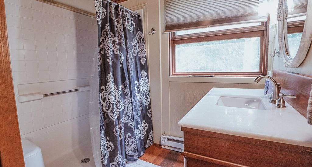 Go fishing! Pet friendly! 4 miles to Nashville! in Brown County