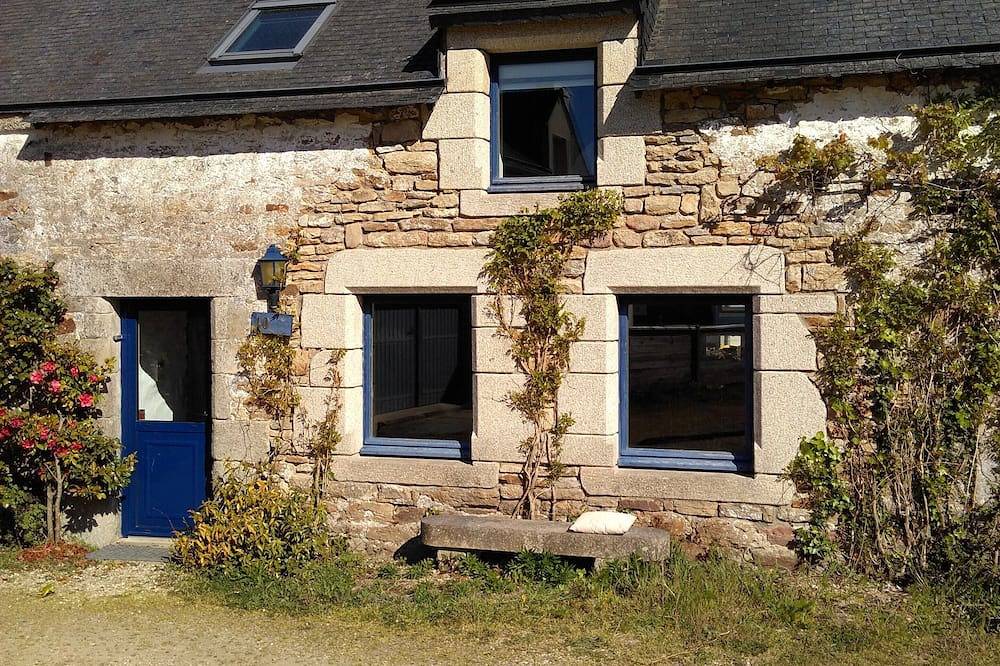 Gîte de caractère , en bord de mer, Golfe du Morbihan, plage 150m, Vannes 10mn in Séné, Côte des Mégalithes