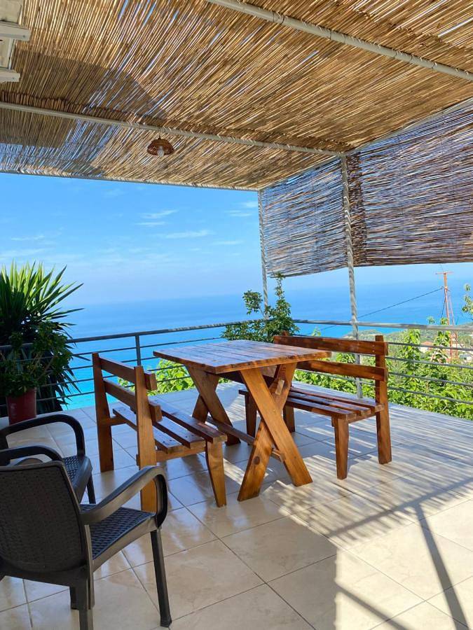 Appartement de vacances pour 4 personnes, avec jardin ainsi que balcon et vue