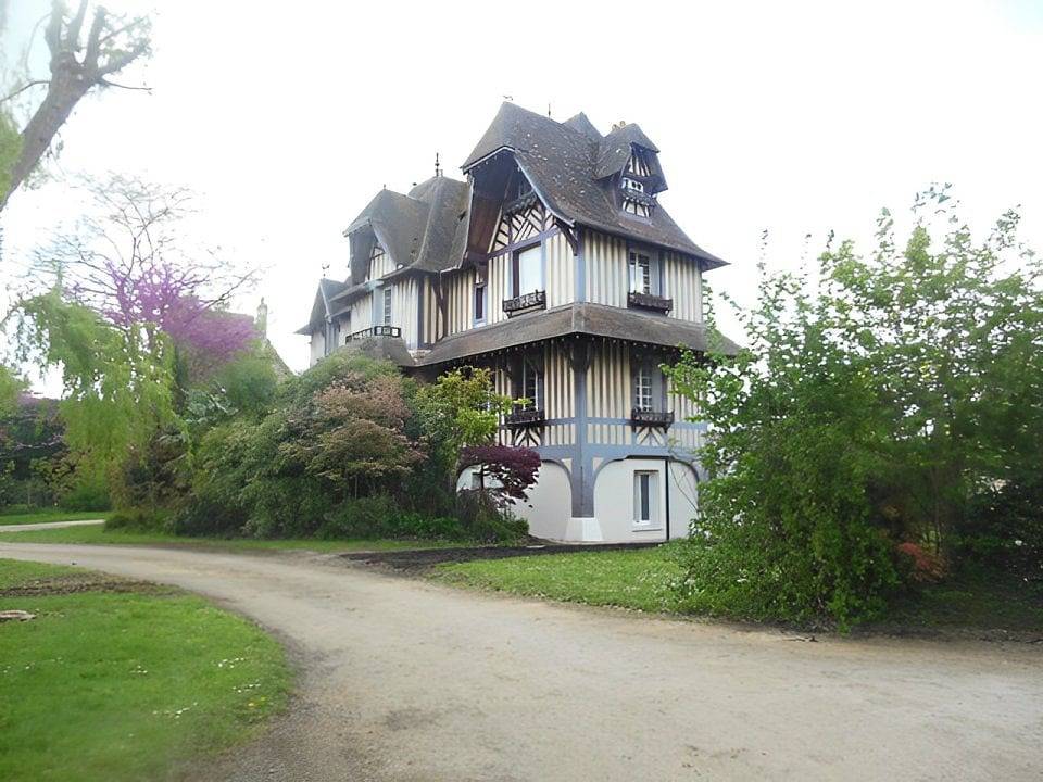Maison d'hôtes Il était une fois... - Chambre Pays d'Auge in Sainte-Famille-en-Auge, Région de Lisieux