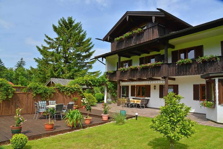 Ferienwohnung für 2 Personen, mit Balkon und Terrasse sowie Garten und Sauna