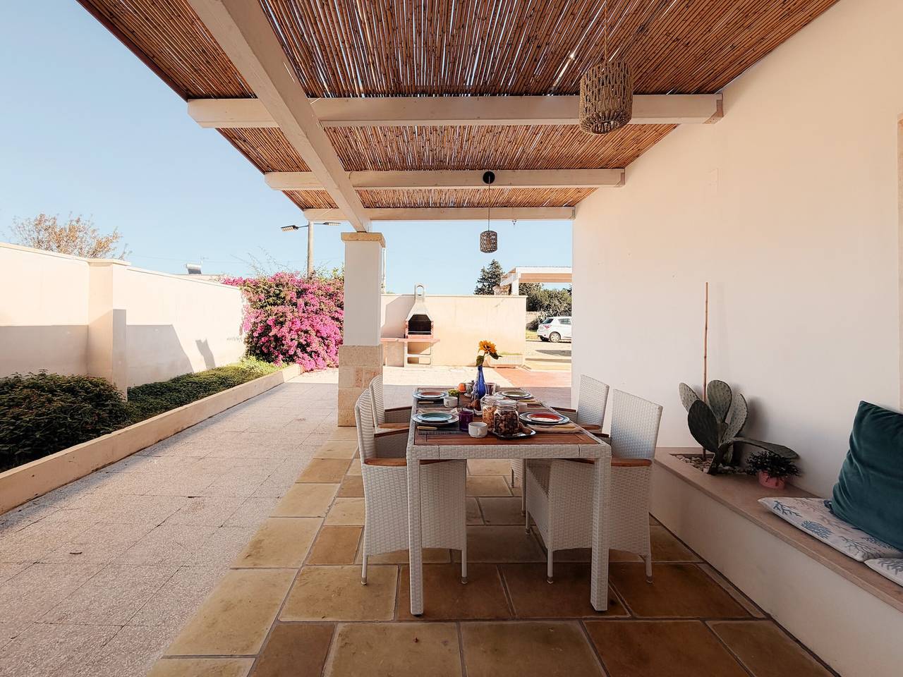 Ganze Wohnung, Apartment 'Scorci di Mare Adriatico' für 5 mit Garten & Wlan – Haustiere erlaubt in Torre Squillace, Golf von Tarent