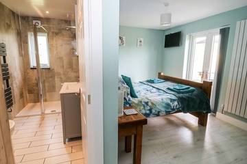 Log Cabin for 4 People in Brandesburton, East Riding of Yorkshire, Photo 1