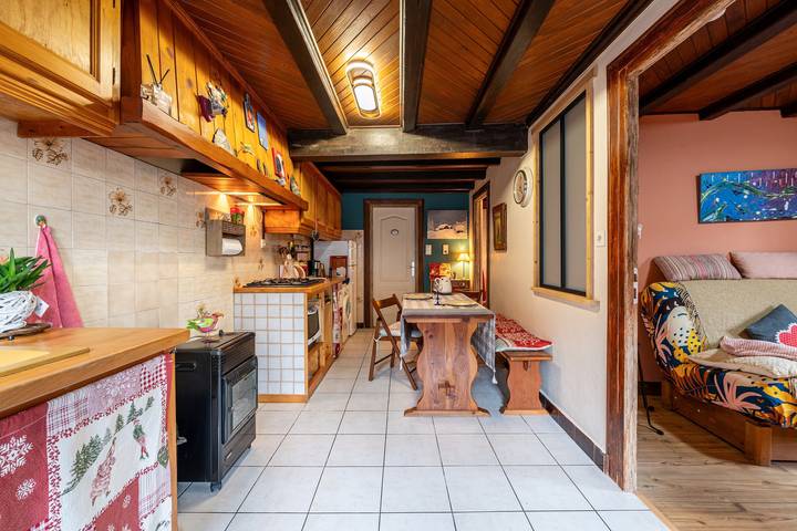 Appartement entier, Appartement "Aux 4 Saisons" avec vue sur les montagnes, terrasse privée et Wi-Fi in Le Bouchet-Mont-Charvin, Région d'Annecy