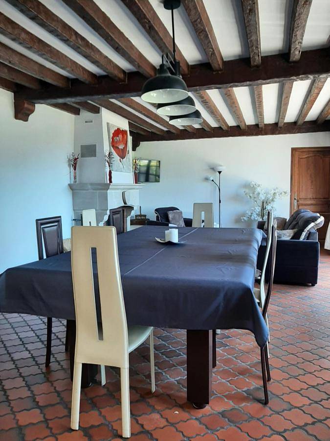 Three-Bedroom House in Sassenay, Région de Chalon-sur-Saône