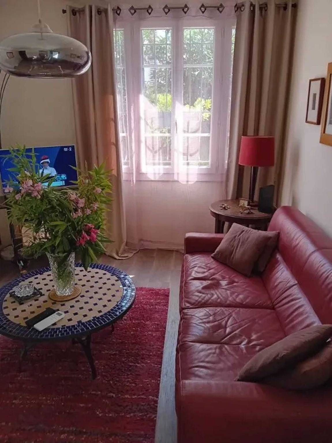 Apartamento entero, Apartamento encantador en Alès | 62 m² | Piscina privada in Alès, Cevenas