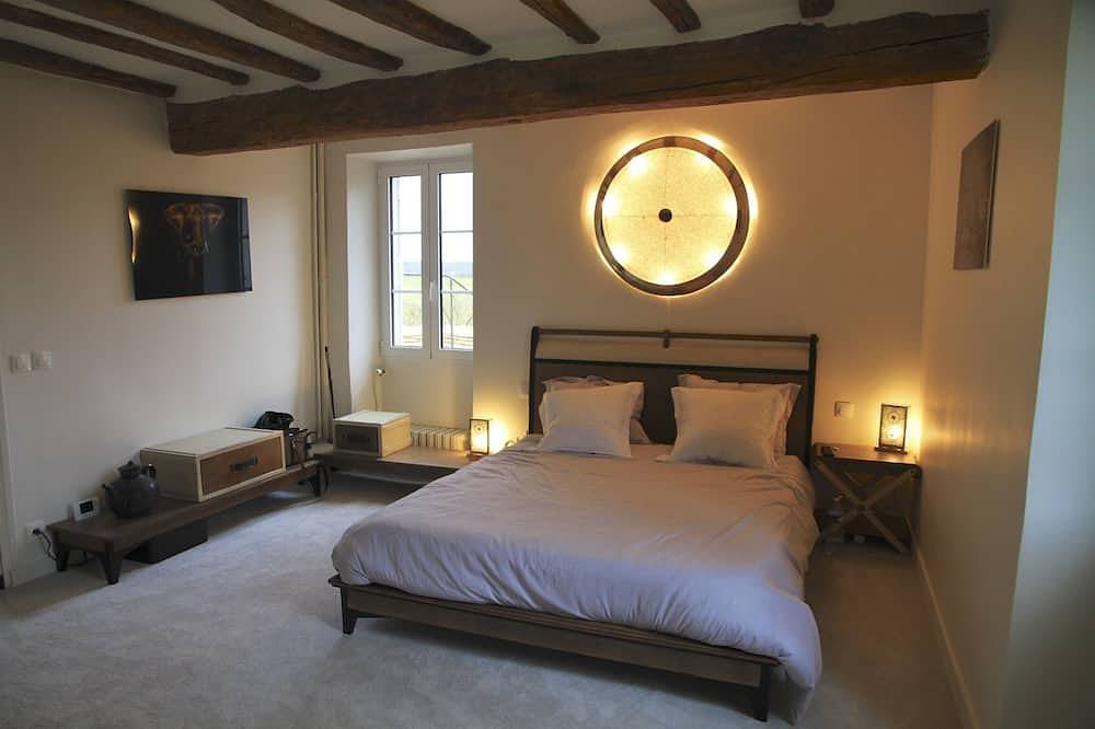 Au calme proche Fontainebleau - Maison de charme avec piscine chauffée et parc in Héricy, Seine-et-Marne