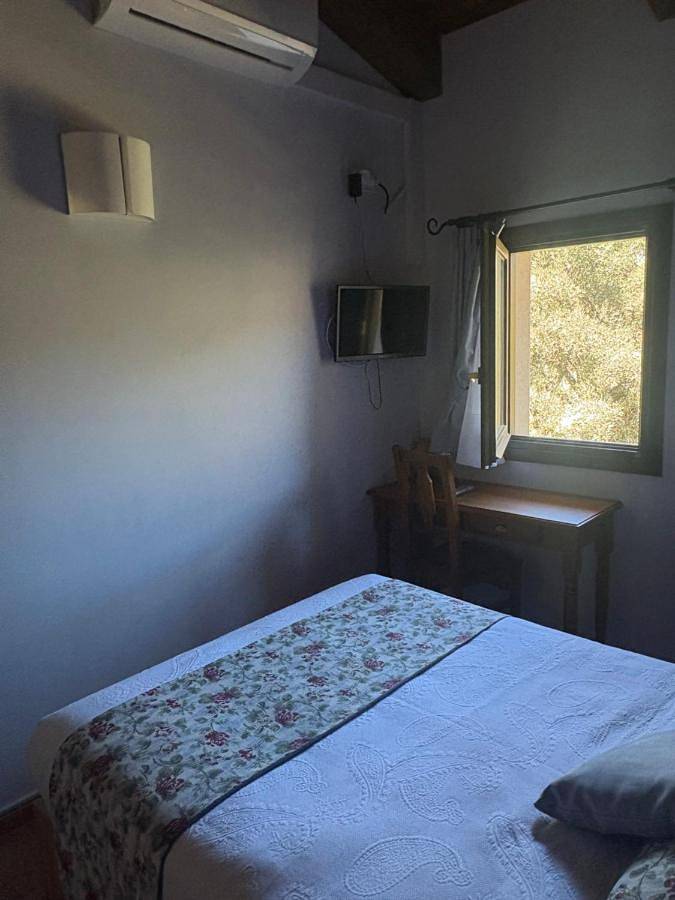 Hôtel pour 2 personnes, avec terrasse et piscine à Bierge - 3