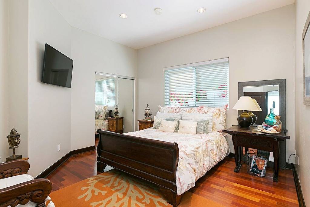 Ihr Oceanfront Beach Houz in Encinitas, San Diego County