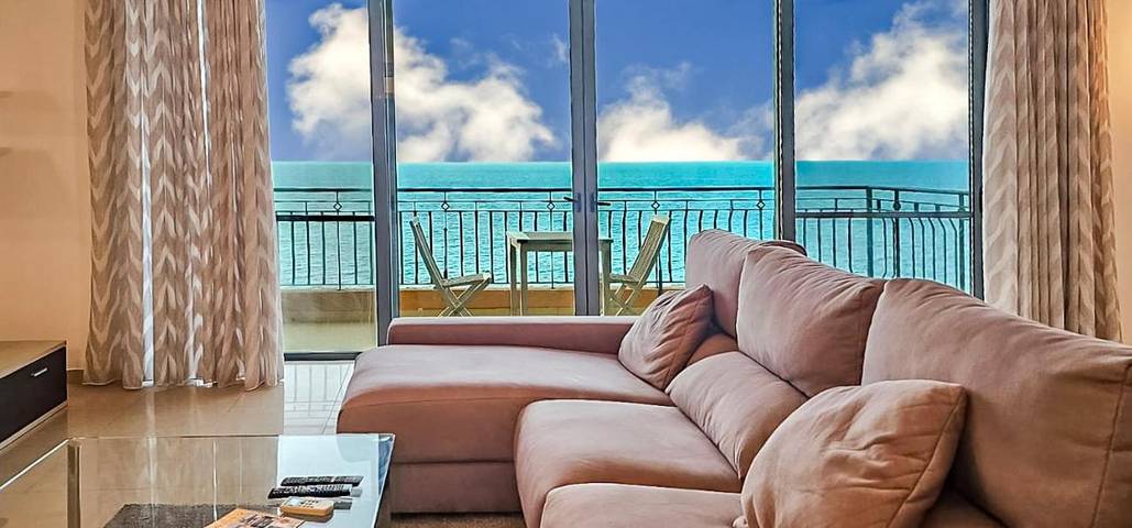 Holiday rental for 8 people, with view and pool as well as terrace, with pets in San Giljan