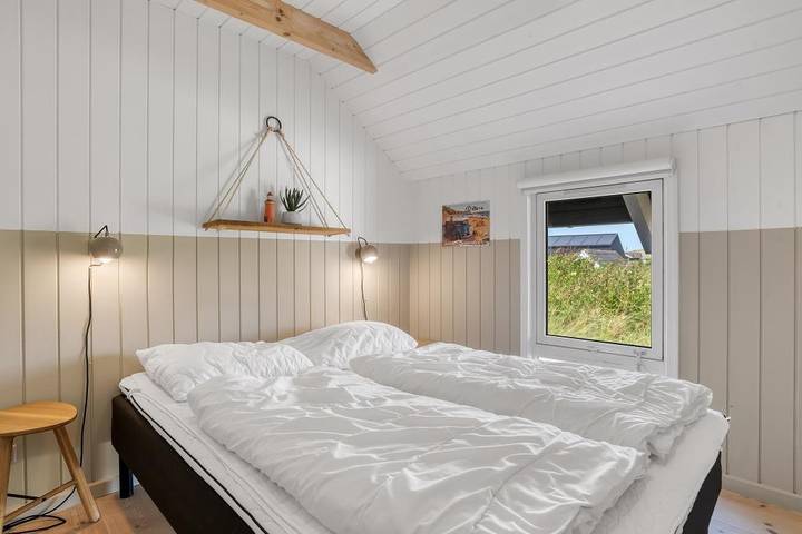 Wunderschönes Ferienhaus in der äußersten Dünenreihe mit Außen-Whirlpool in Søndervig, Holmsland Klit