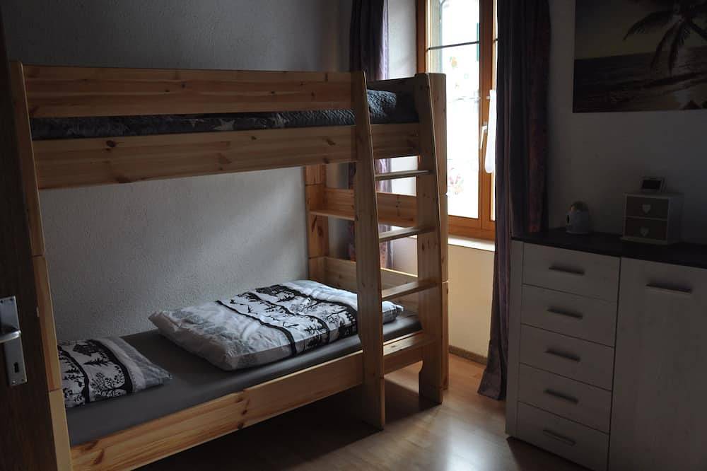 Entire apartment, Holidays in the heart of nature \"Journey through the world\" in Glarus Süd, Canton of Glarus