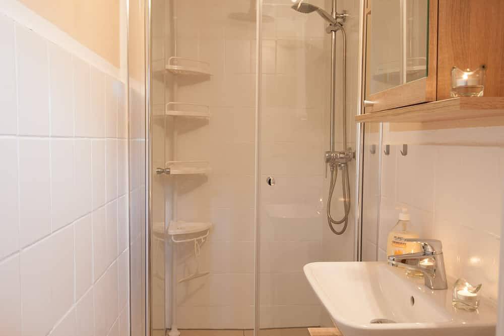 Ferienwohnung *Seelöwe* mit W-Lan, Grill u. 2 Schlafzimmer in Ribnitz, Ribnitz-Damgarten