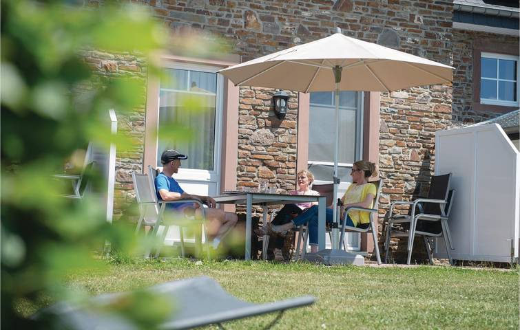 Ferienhaus für 6 Personen mit Terrasse in Burg-Reuland, Lüttich und Umgebung