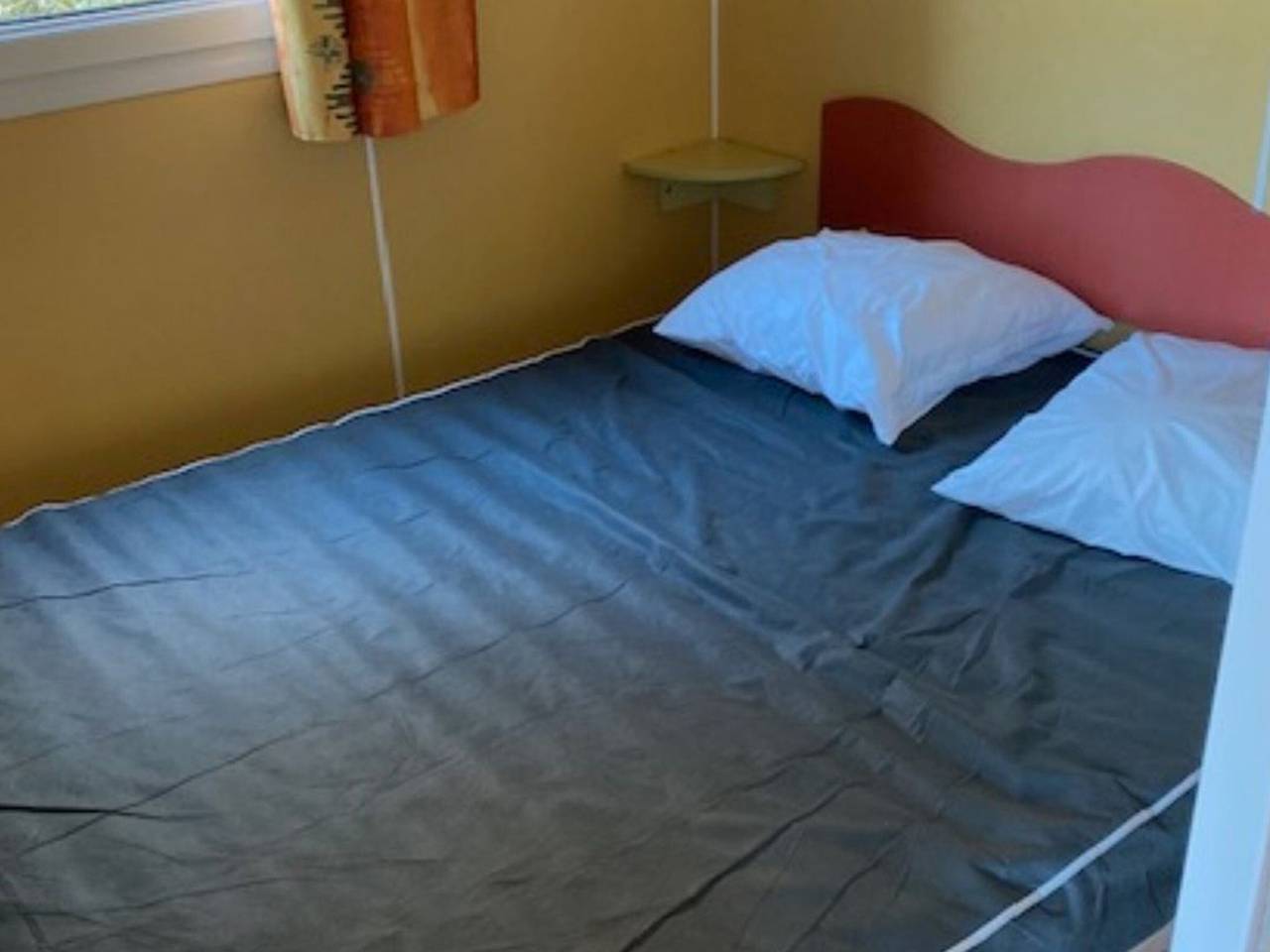 Mobil-home 4 pers avec Terrasse à Vic-sur-Cère in Vic-sur-Cère, Région d'Aurillac