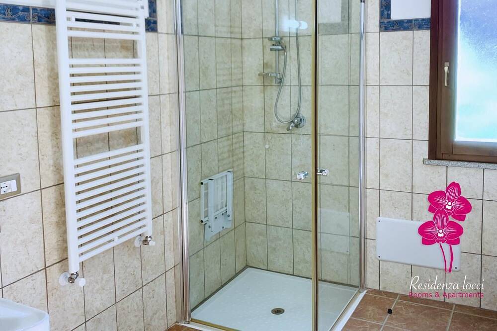 Appartamento intero, Appartamento Bilocale Con Terrazza nel verde in centro a Teulada in Teulada, Cagliari e Dintorni