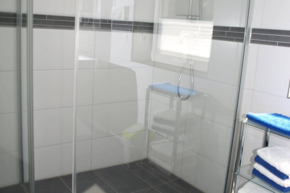 Ganze Wohnung, Ferienwohnung Elbe - Ferienhaus Am Elbdeich in Grünendeich, Altes Land Stade