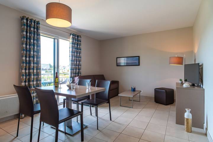 Gîte pour 4 personnes, avec balcon ainsi que jardin et piscine à Concarneau - 2