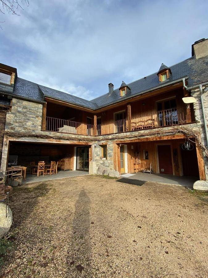 Cottage pour 2 personnes, avec jardin ainsi que sauna et vue, animaux acceptés à Vielle-Louron