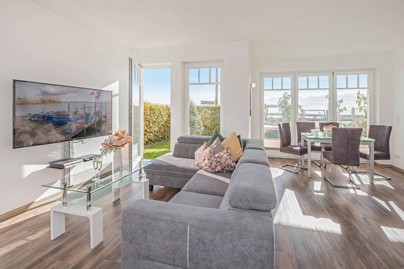 Ganze Wohnung, Moderne Ferienwohnung mit Terrasse & Seeblick – nur 350 m zum Haff in Kamminke, Usedom