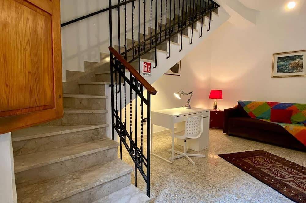 Julia house comfortable detached building in Regio de Calabria, Provincia de Reggio Calabria