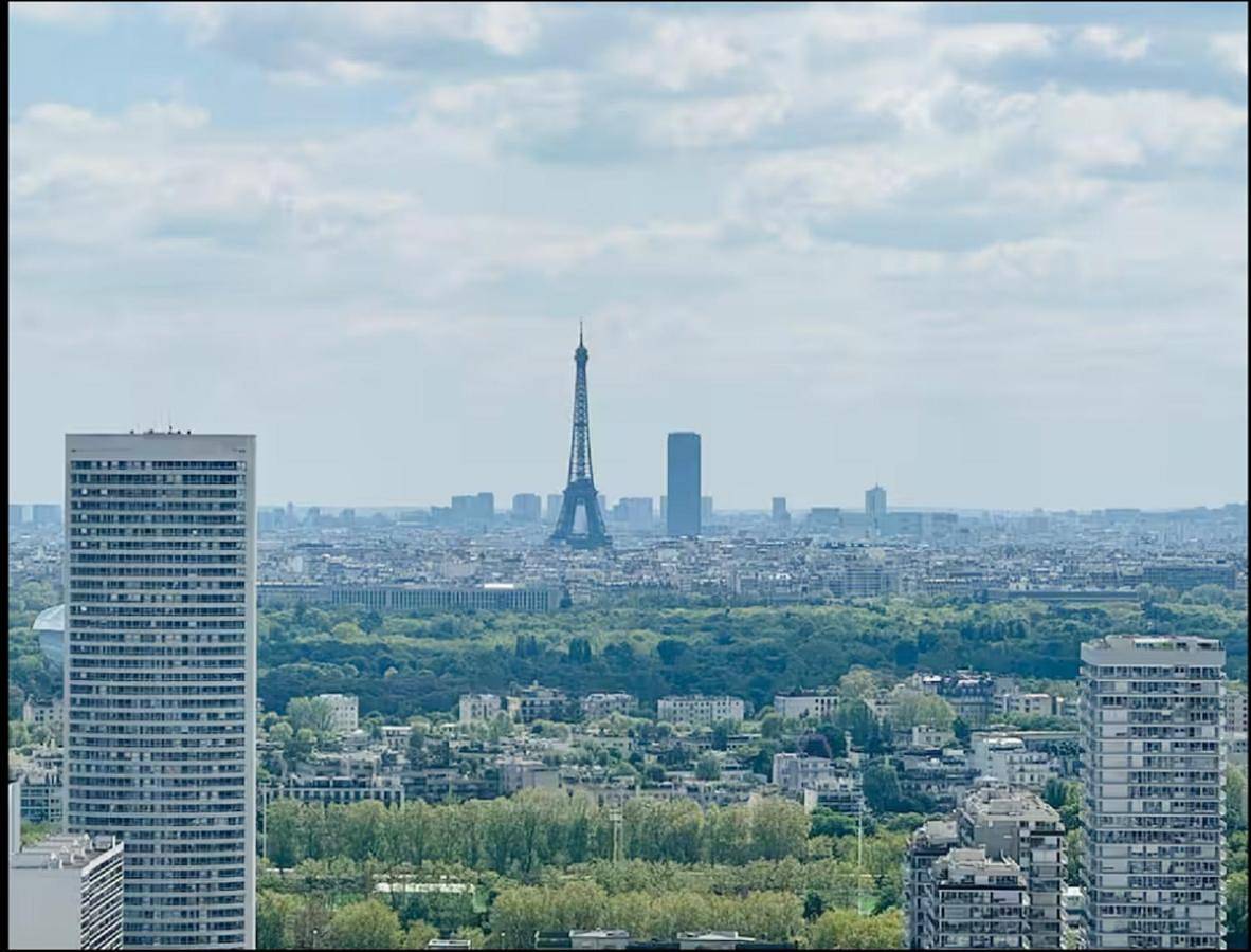 Appartement entier, One-Bedroom Apartment in Puteaux, Hauts-de-Seine