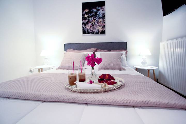 Gîte pour 4 personnes, avec balcon dans Égine