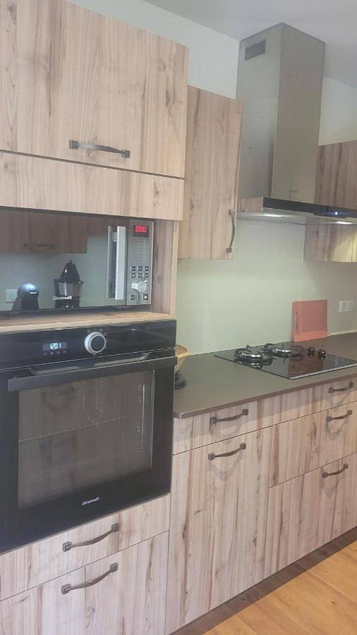 Location de vacances pour 27 personnes, avec piscine ainsi que vue et jardin à Boisset (Cantal) - 3