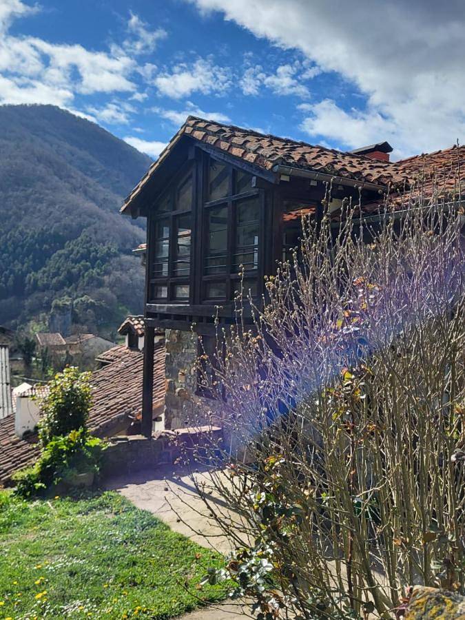 Casa rural con piscina para 4 personas, con Terraza y Jardín además de Piscina y Vistas en Liébana - 2
