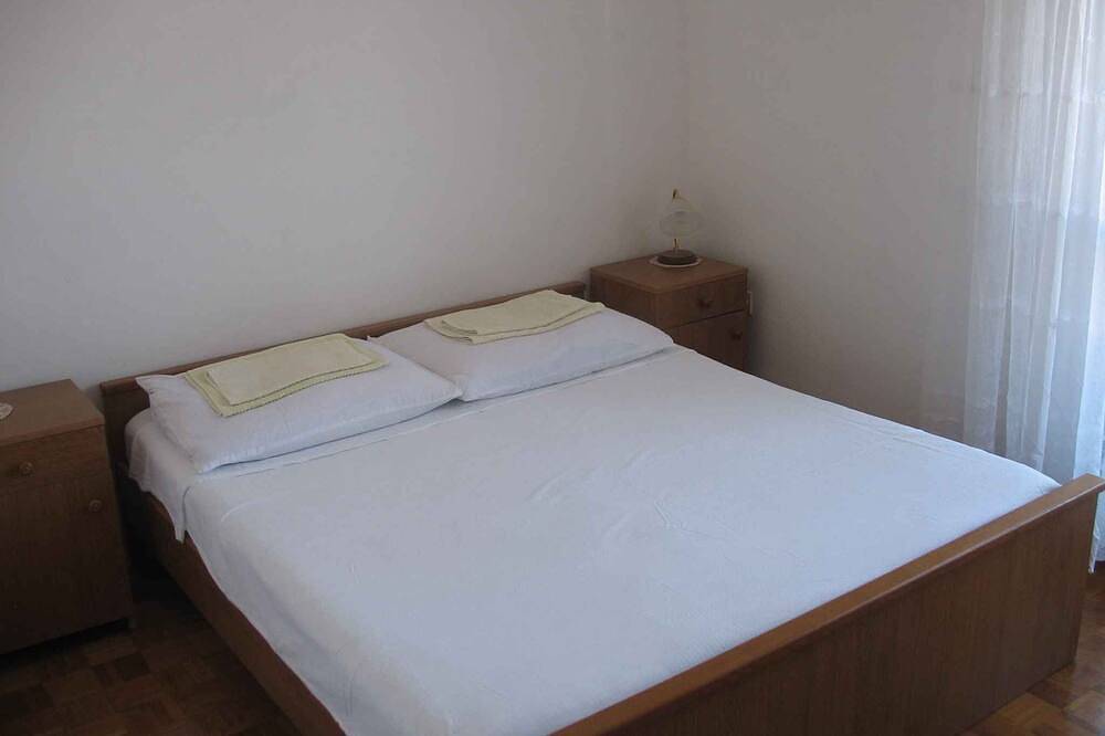 Ganze Wohnung, Ferienwohnung 250 m vom Meer entfernt in Kukljica, Insel Ugljan