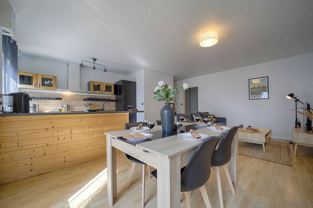 Entire apartment, Agréable Appartement Idéalement Situé au Pied du Tramway in Le Bouscat, Bordeaux region