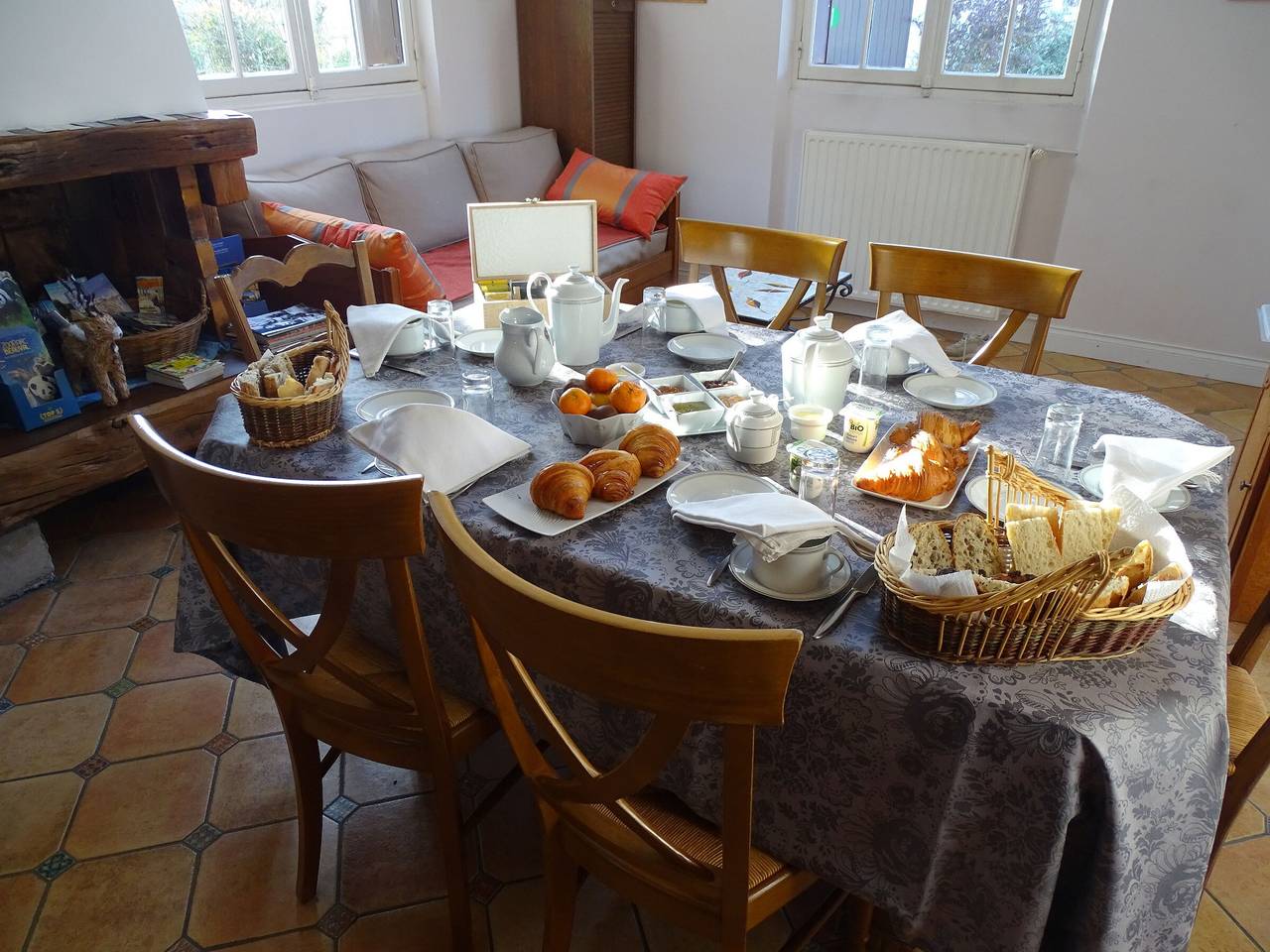 Familienzimmer mit Wlan, Frühstück und Gemeinschaftsbereich in Ligny-le-Ribault, Sologne