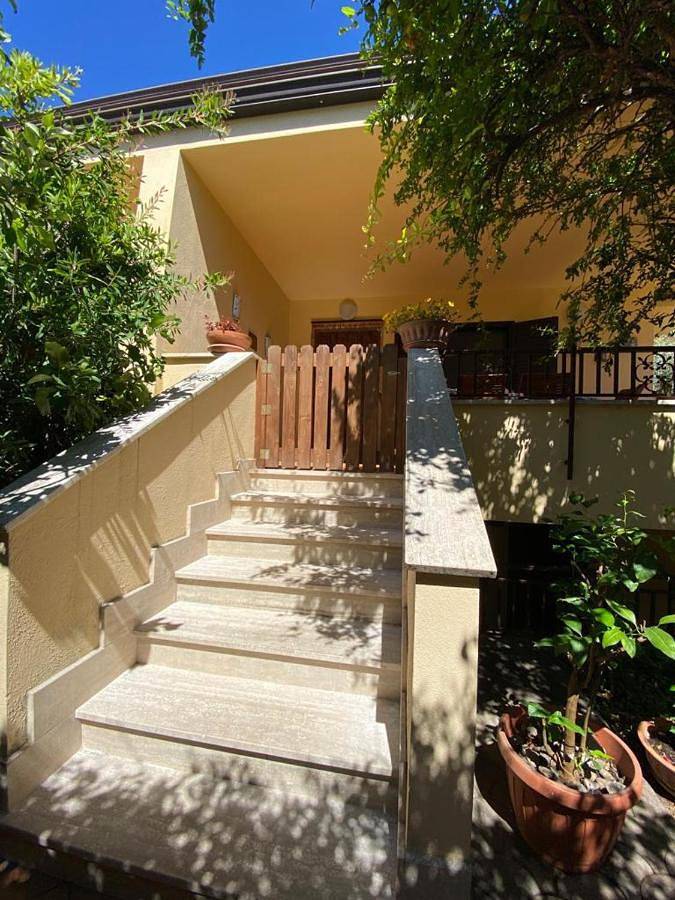 Casa vacanza per 9 persone, con Balcone e Terrazza nonché Giardino a Tortora