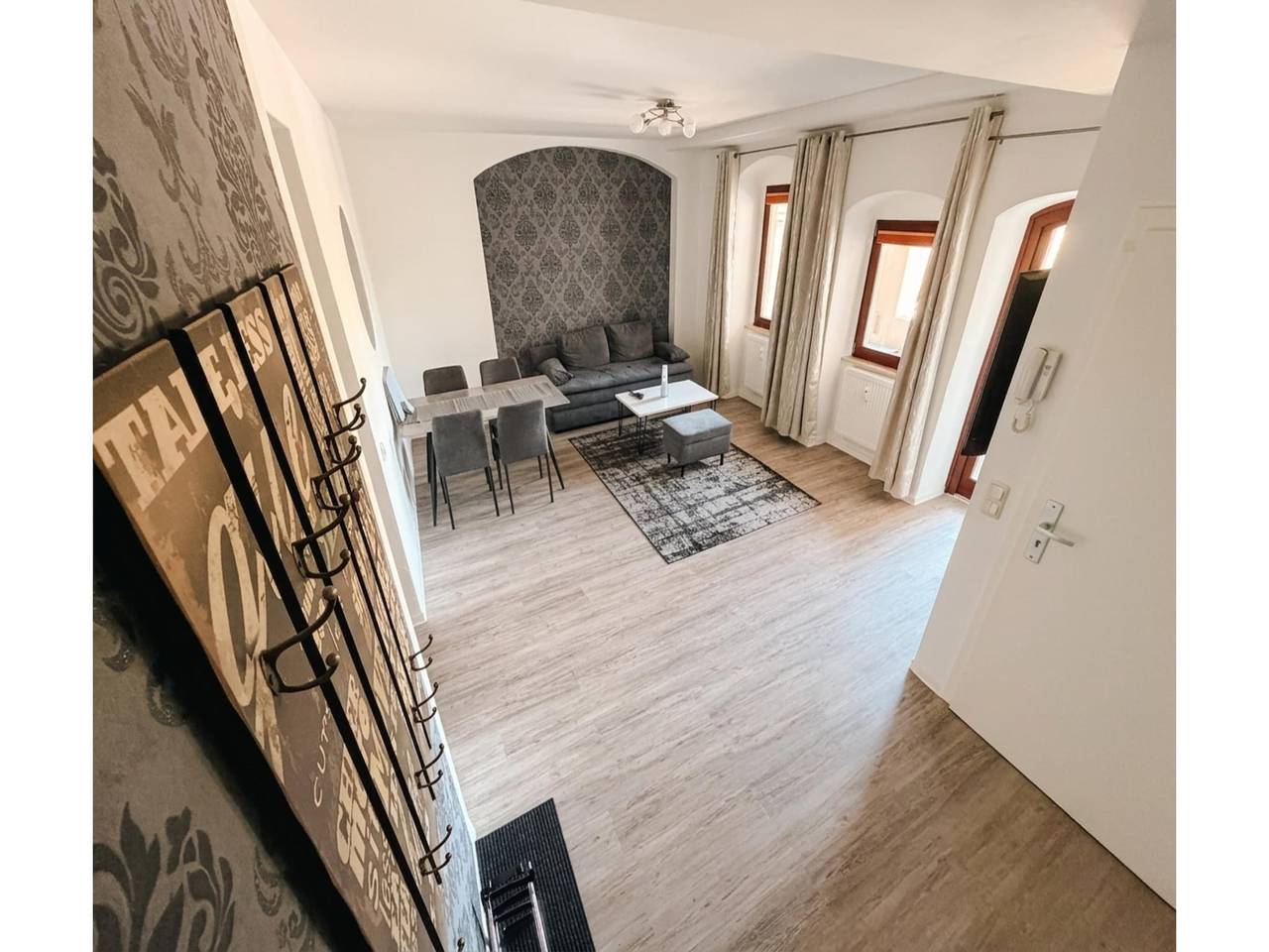 Ganze Wohnung, Moderne Ferienwohnung mit Balkon in Pirna in Pirna, Elbsandsteingebirge