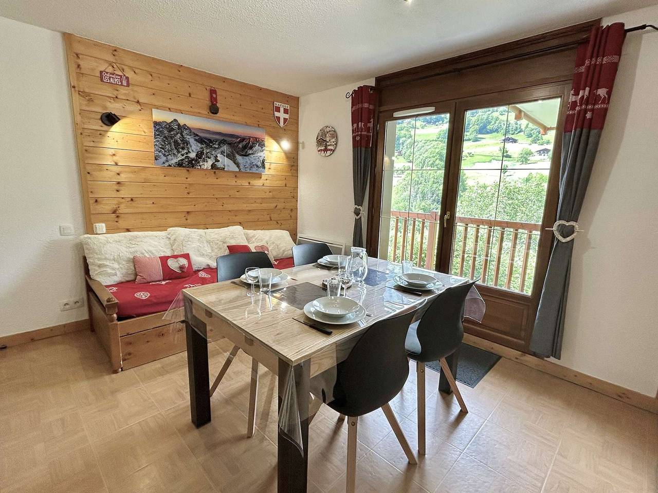 Ganze Wohnung, Gemütliche 2-Zimmer-Wohnung in Flumet - Ski-in/Ski-out, Hallenbad, Parkplatz, ideal für 4 Personen in Flumet, Albertville und Umgebung