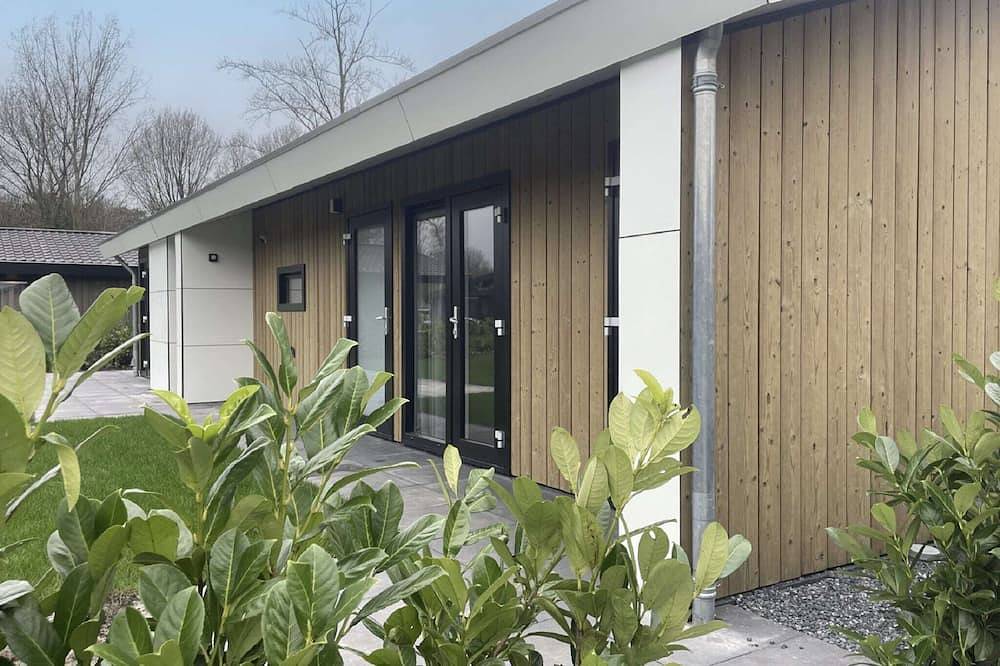 Chalet by Park Pond in the Netherlands in Veldhoven, North Brabant