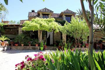 Casa rural para 6 personas, con jacuzzi y sauna además de jardín y piscina, Familias con niños en Serranía de Ronda