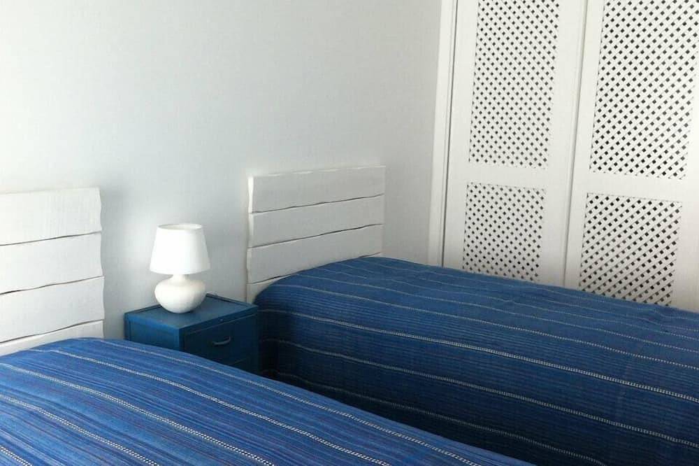Haus mit Pool in großen Grundstück (32500m2), am Meer in Bordeira, Faro Distrikt
