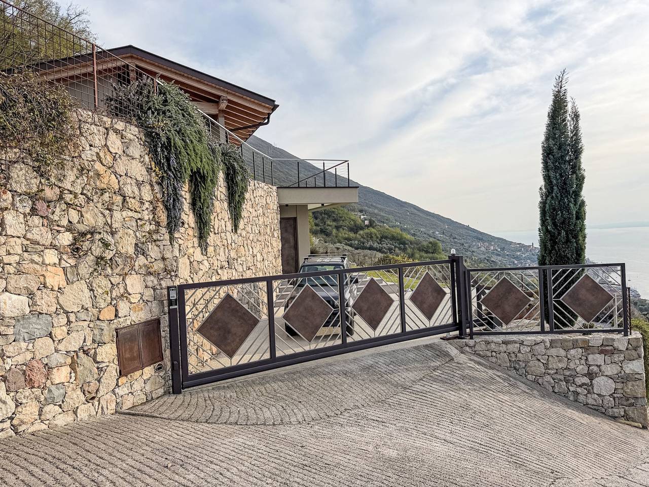Sopralago ein Ferienhaus in Traumlage am Gardasee in Cassone di Malcesine, Malcesine