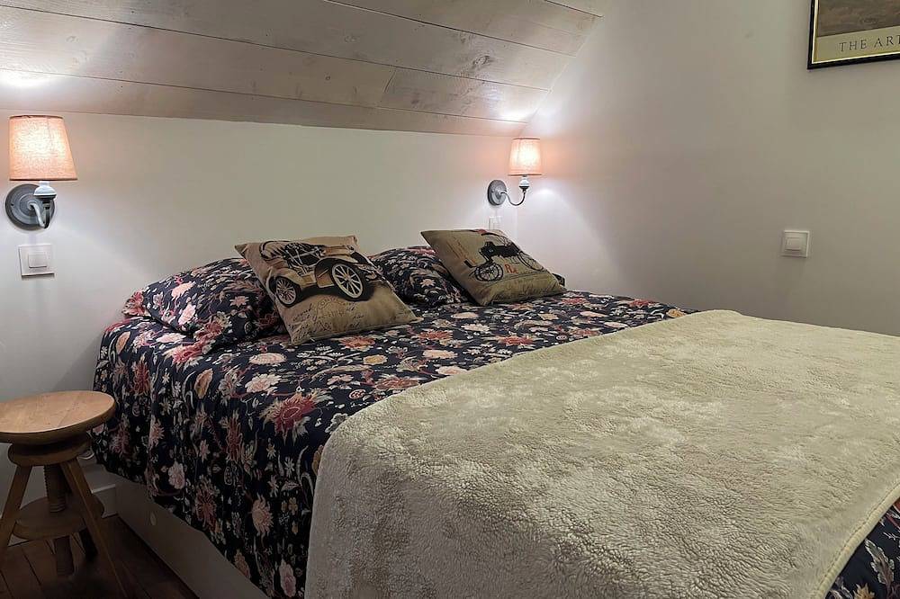 Charming vacation rental, Charming Cottage, country house, sleeps 6 in Benais, Loire-Tal