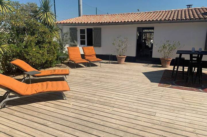 Location de vacances pour 8 personnes, avec jardin, animaux acceptés dans Plage des Gollandieres (Le Bois-Plage-en-Re)