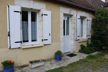 Gîte pour 3 personnes, avec jardin à Chabris
