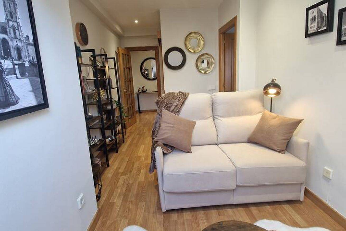Appartement entier, Appartement cosy avec Wi-Fi : cuisine, lave-linge, sèche-linge, ascenseur in Oviedo, Chaîne Cantabrique