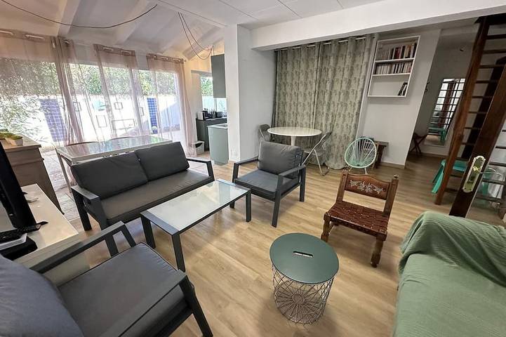 Chalet pour 4 personnes, avec jardin et piscine à Roses