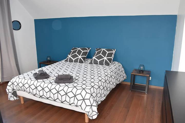 Location de vacances pour 18 personnes, avec jacuzzi ainsi que sauna et jardin dans Plage du Sillon de Talbert - 3