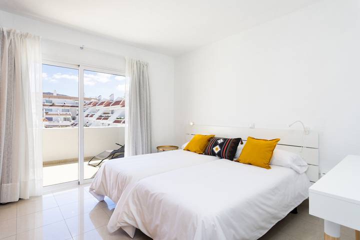 Apartamento entero, Home2Book Sunny Poolside Apt in Las Floritas in Playa de las Américas, Arona 
