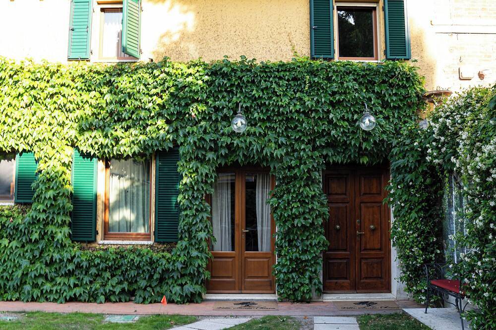 Luxury apartment with pool: dolce vita at 15' on foot from the heart of Siena! in Siena, Siena Province